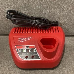 Milwaukee M12 Lithium Ion 12 Volt Charger